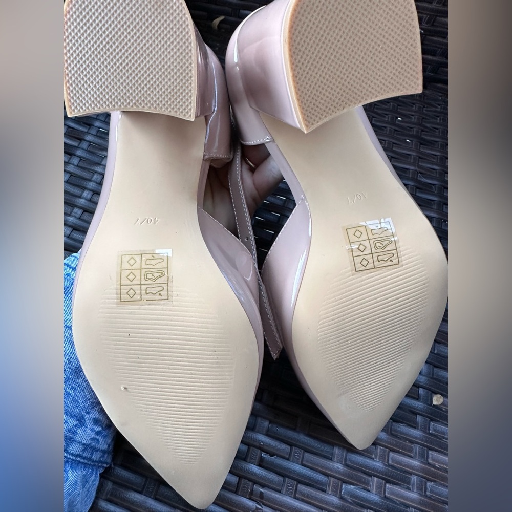 Heels - Picture 4 of 6